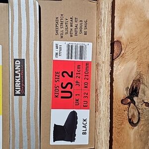 Kirkland Signature Kids Genuine sheepskin Shearling Boots  Nwt